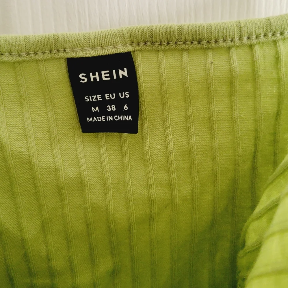 Cutest soft green dress - Picture 2 of 3